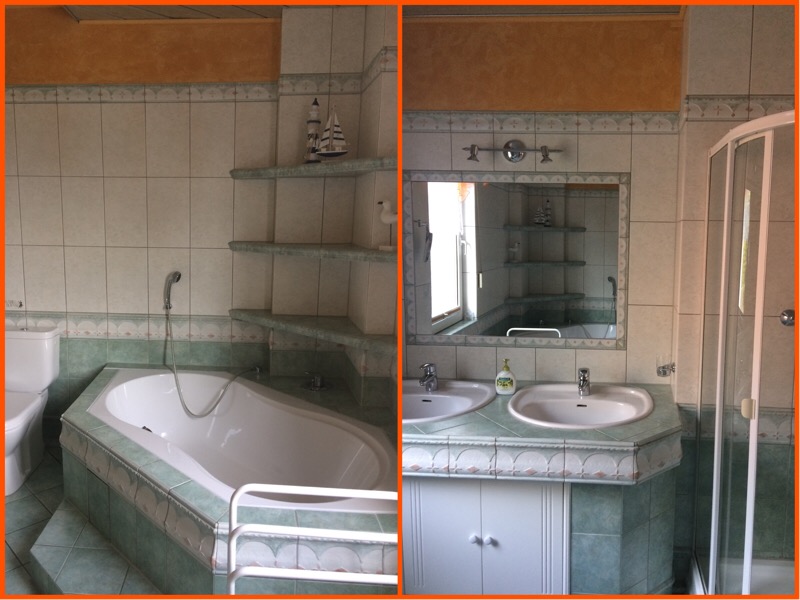 Bad mit Dusche und Badewanne